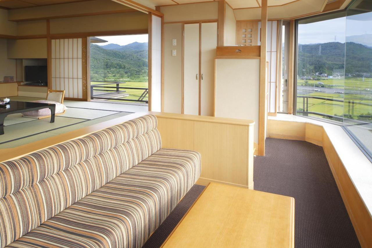 Shiratama No Yu Kahou Hotel Niigata Exterior photo